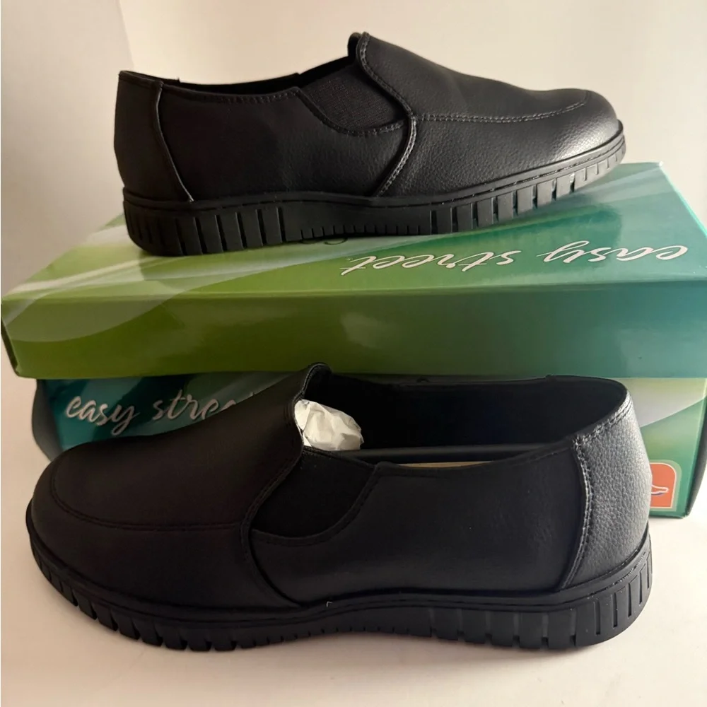 Easy Street Oriel Black Pebbled Slip On New Women's Loafers Size 9